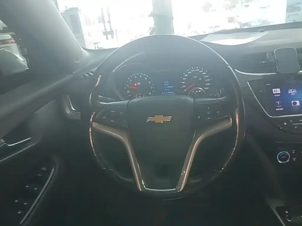Chevrolet Malibu — фото 11