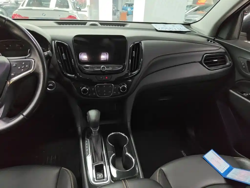 Chevrolet Equinox — фото 13