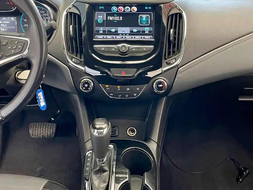 Chevrolet Cruze — фото 9