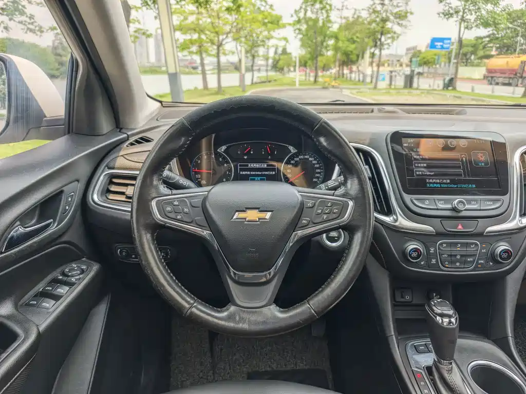 Chevrolet Equinox — фото 15