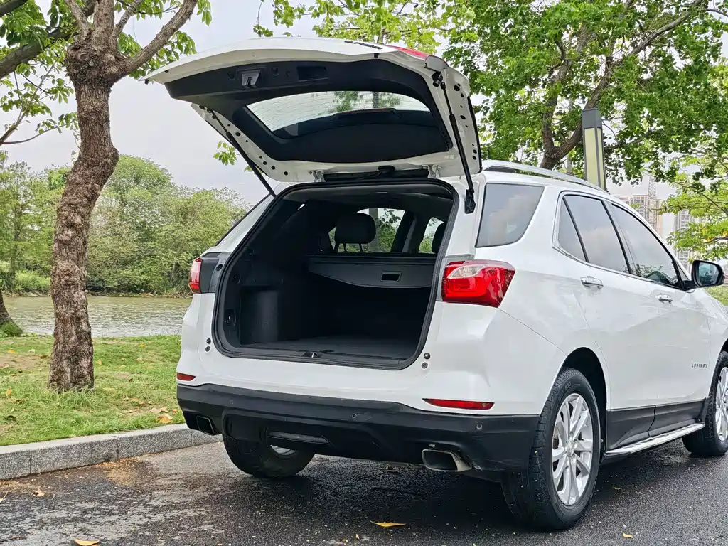 Chevrolet Equinox — фото 10