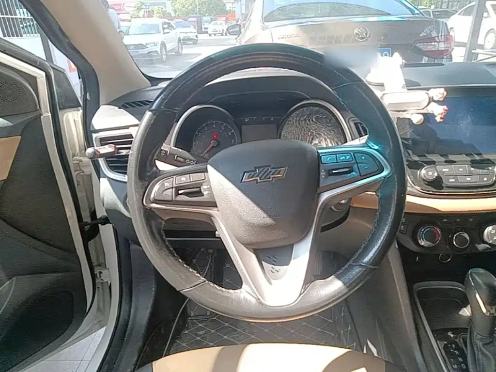 Chevrolet Monza — фото 11