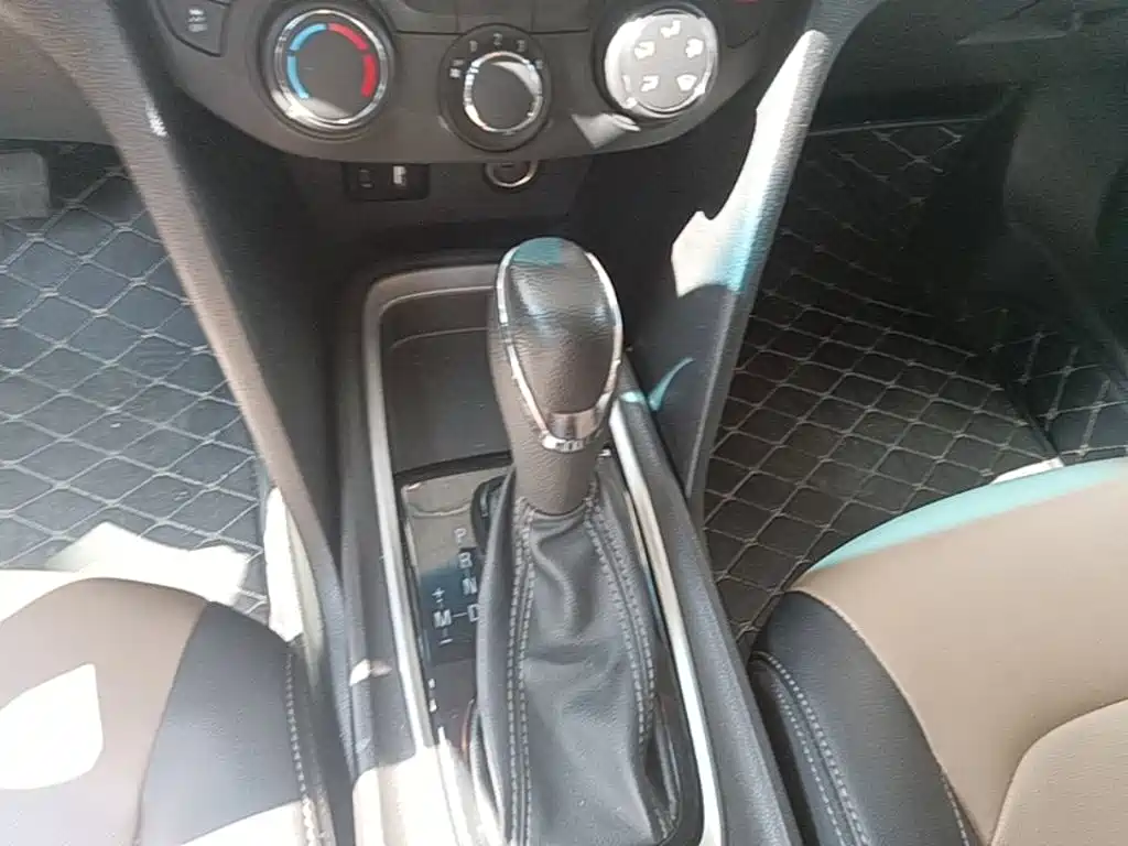 Chevrolet Monza — фото 14