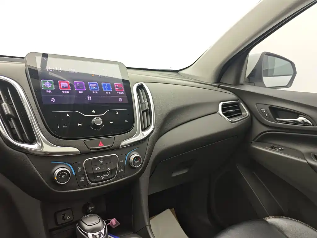 Chevrolet Equinox — фото 24