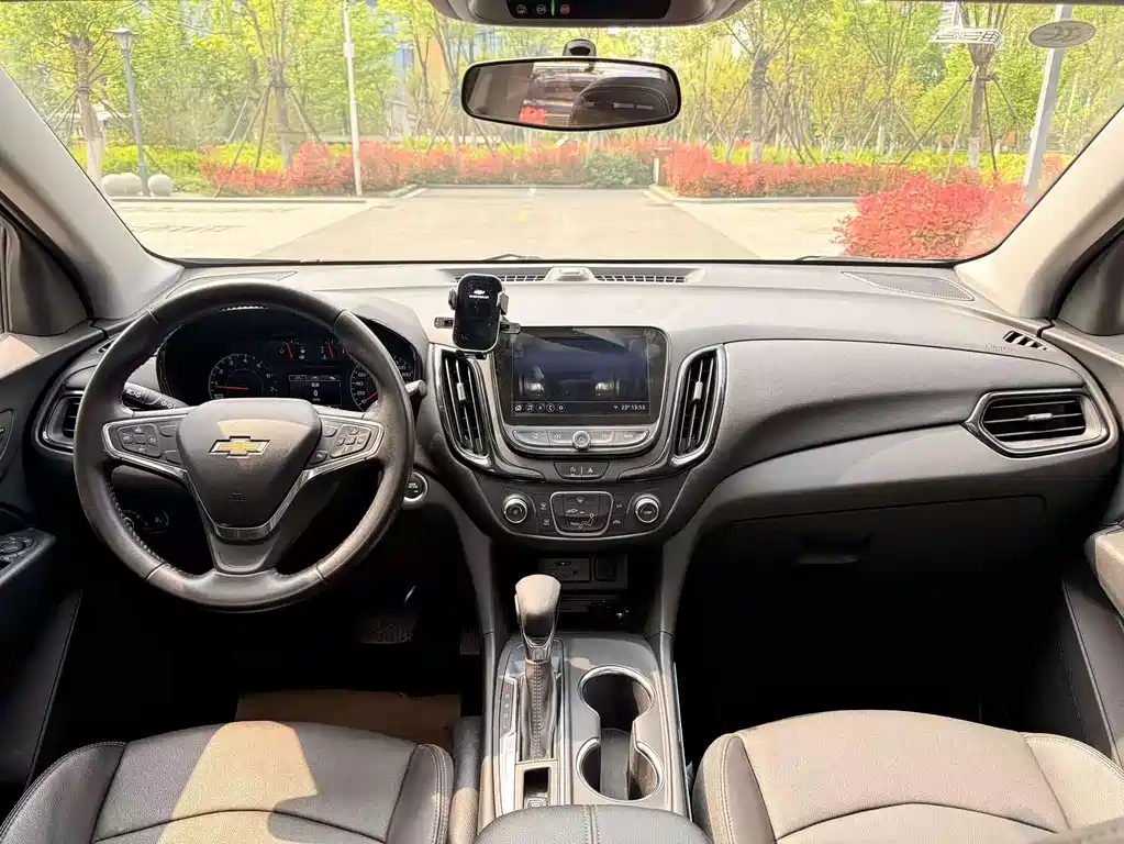 Chevrolet Equinox — фото 16