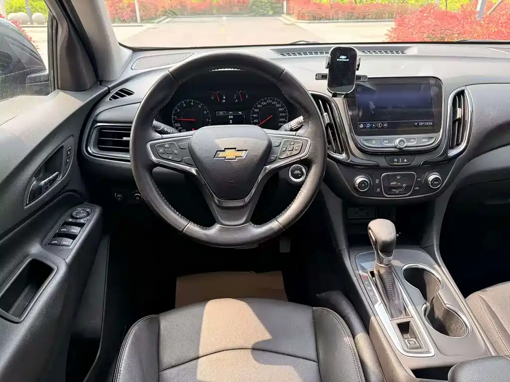 Chevrolet Equinox — фото 17
