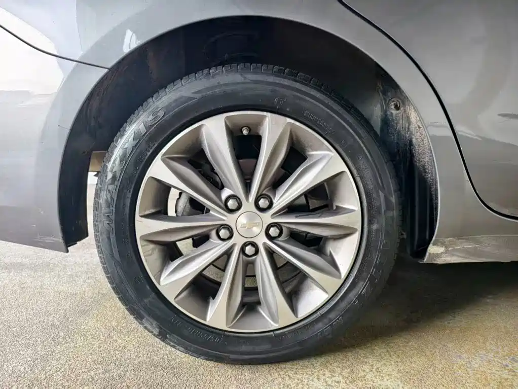 Chevrolet Monza — фото 13