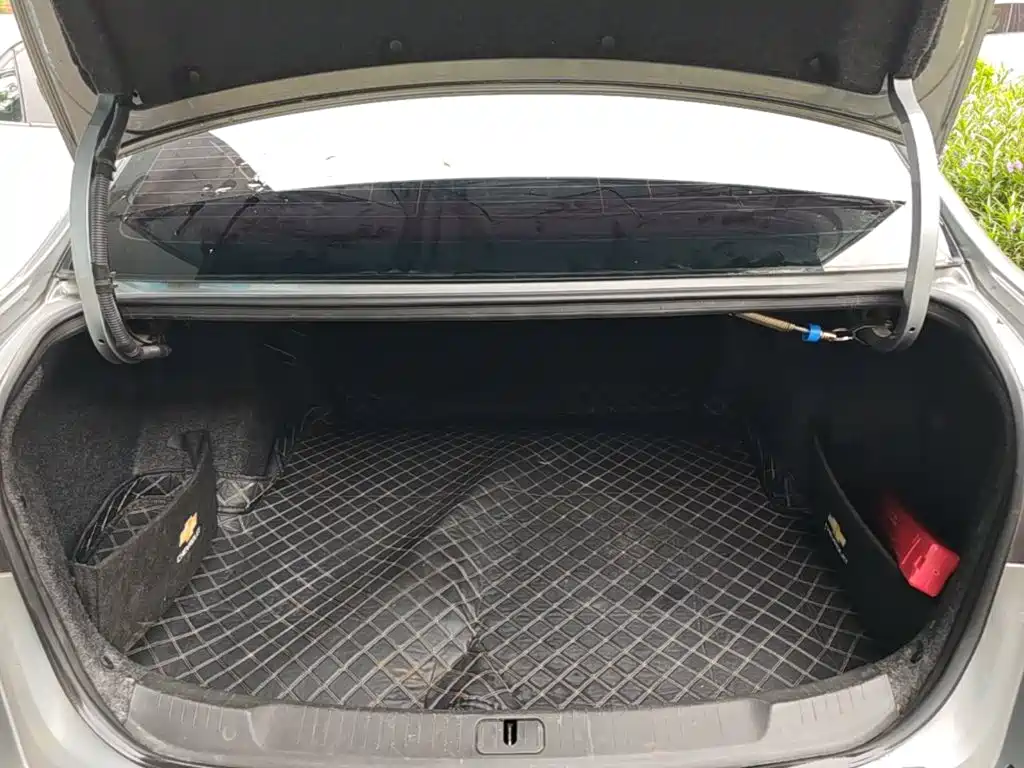 Chevrolet Monza — фото 19