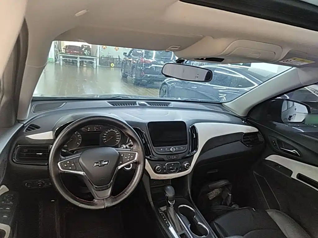 Chevrolet Equinox — фото 10