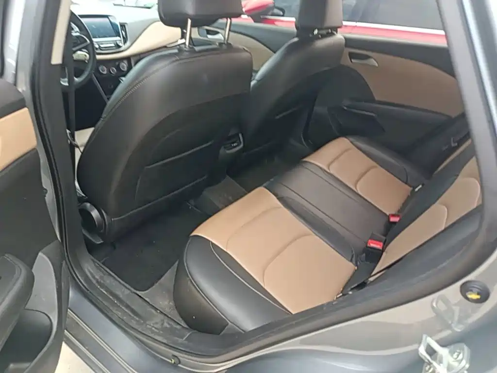 Chevrolet Monza — фото 17