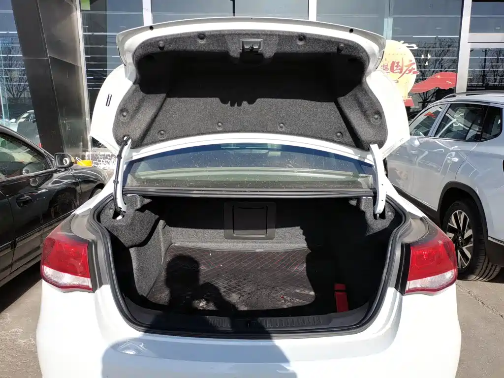 Chevrolet Malibu — фото 16