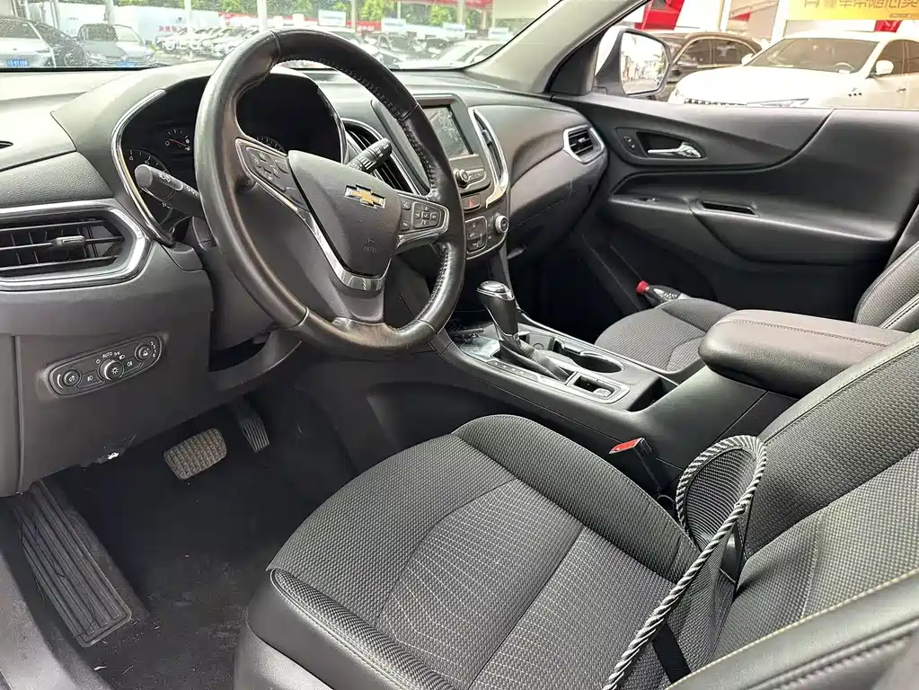 Chevrolet Equinox — фото 12