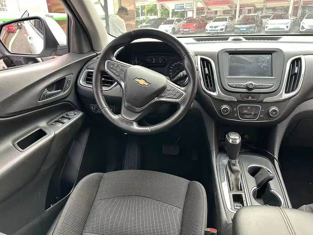 Chevrolet Equinox — фото 10