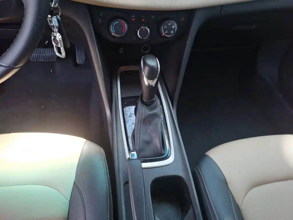 Chevrolet Monza — фото 14