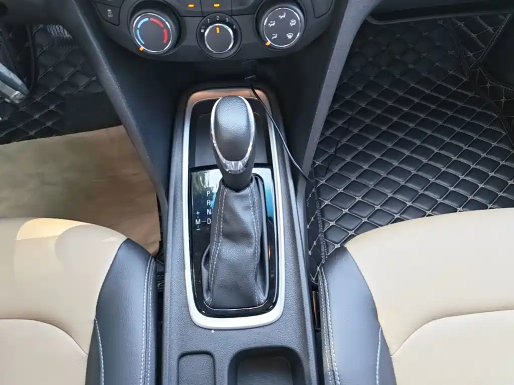 Chevrolet Monza — фото 14