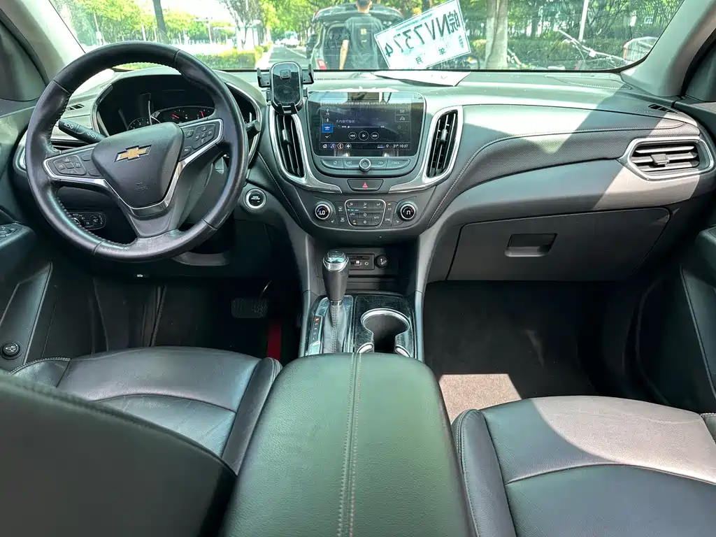 Chevrolet Equinox — фото 11