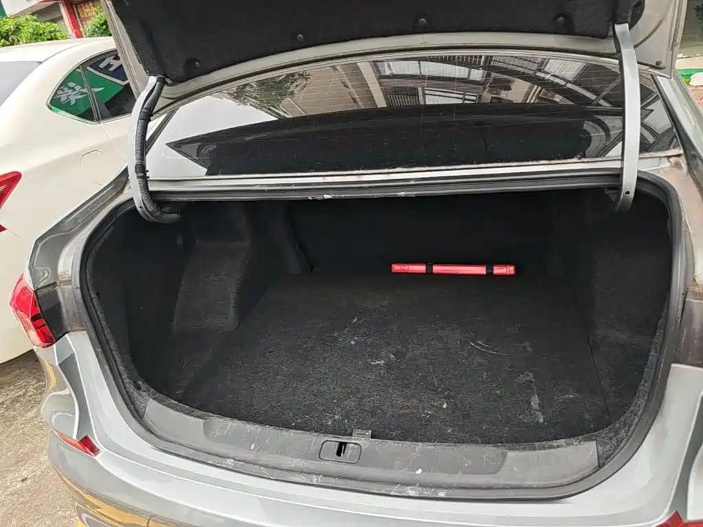 Chevrolet Monza — фото 19