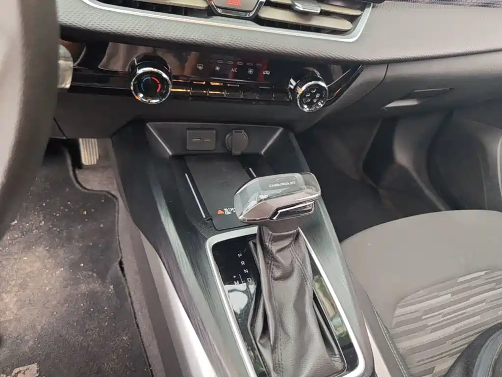 Chevrolet Monza — фото 14