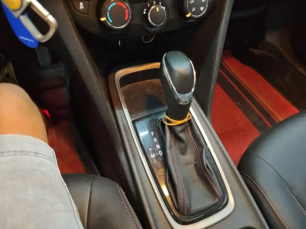 Chevrolet Monza — фото 14