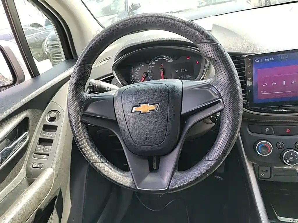 Chevrolet Trax — фото 11