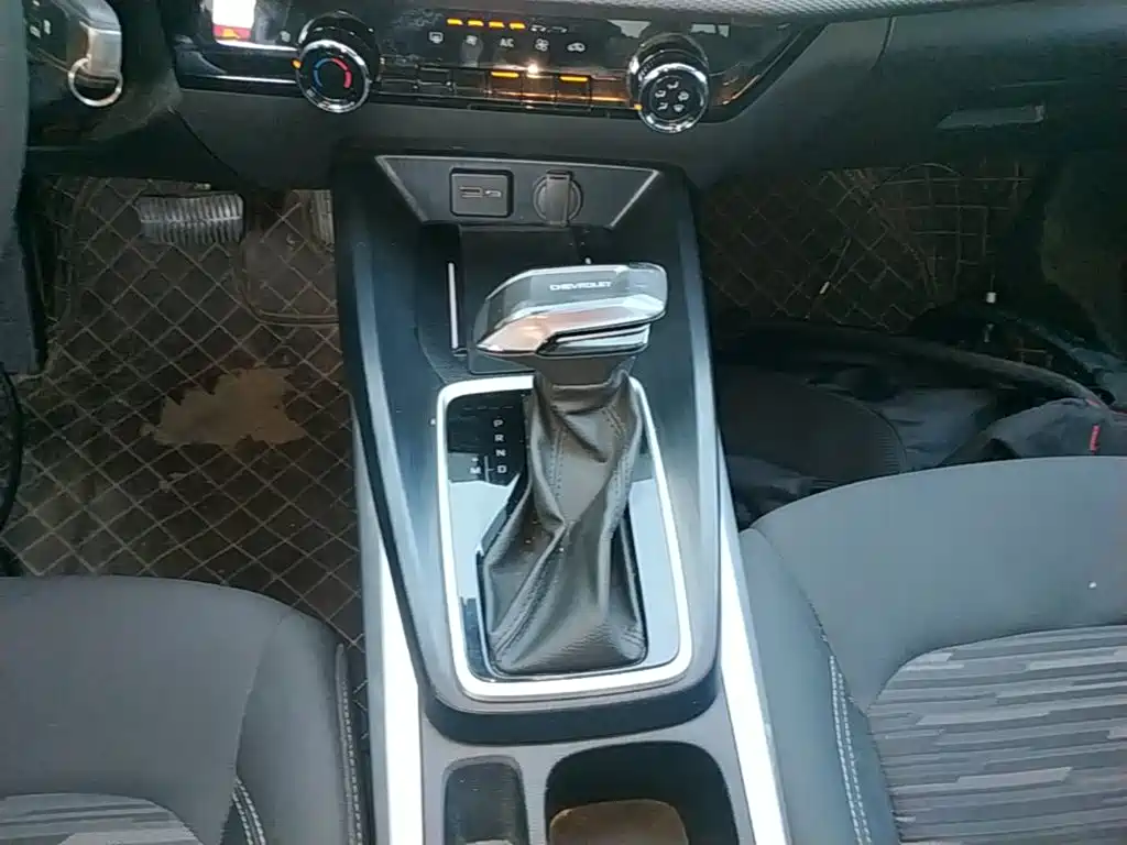 Chevrolet Monza — фото 14