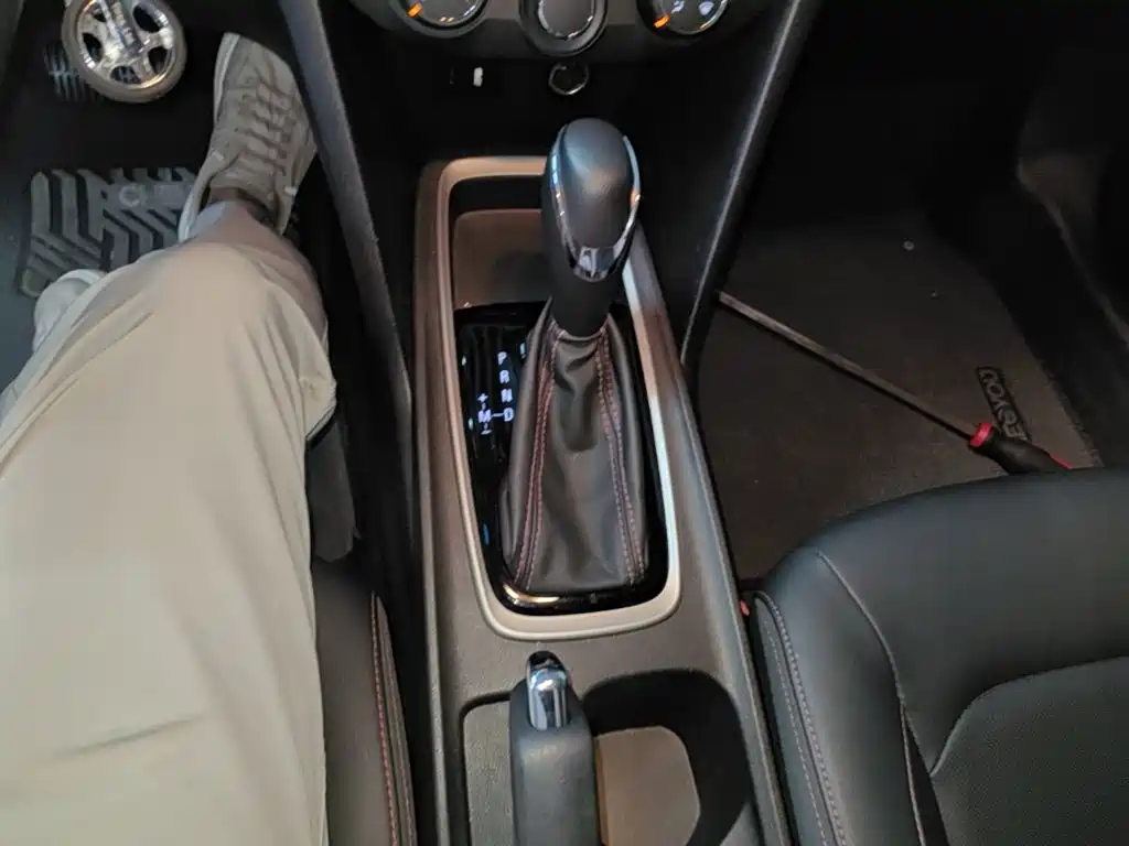 Chevrolet Monza — фото 14