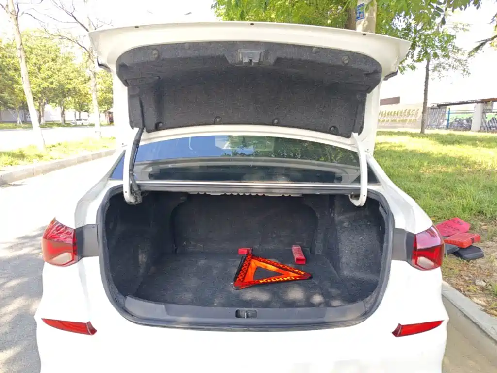 Chevrolet Monza — фото 15