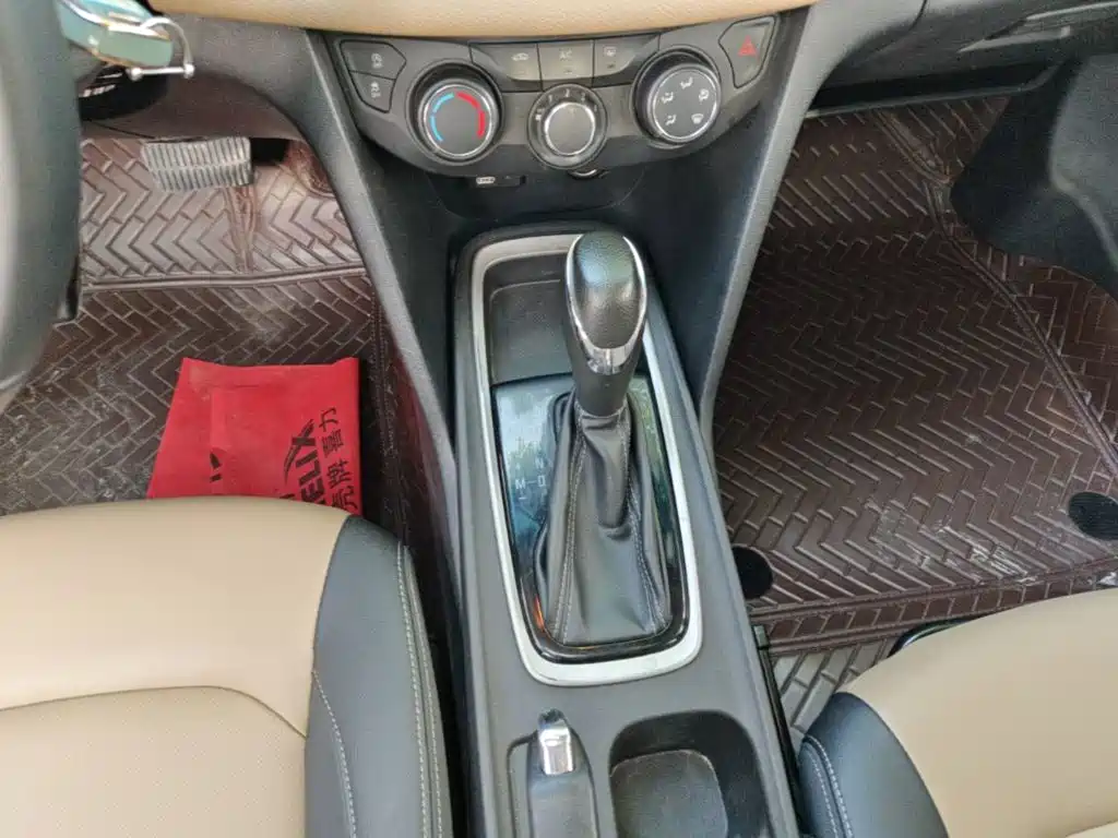 Chevrolet Monza — фото 10