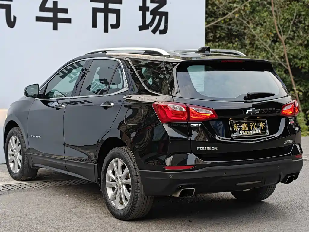 Chevrolet Equinox — фото 18