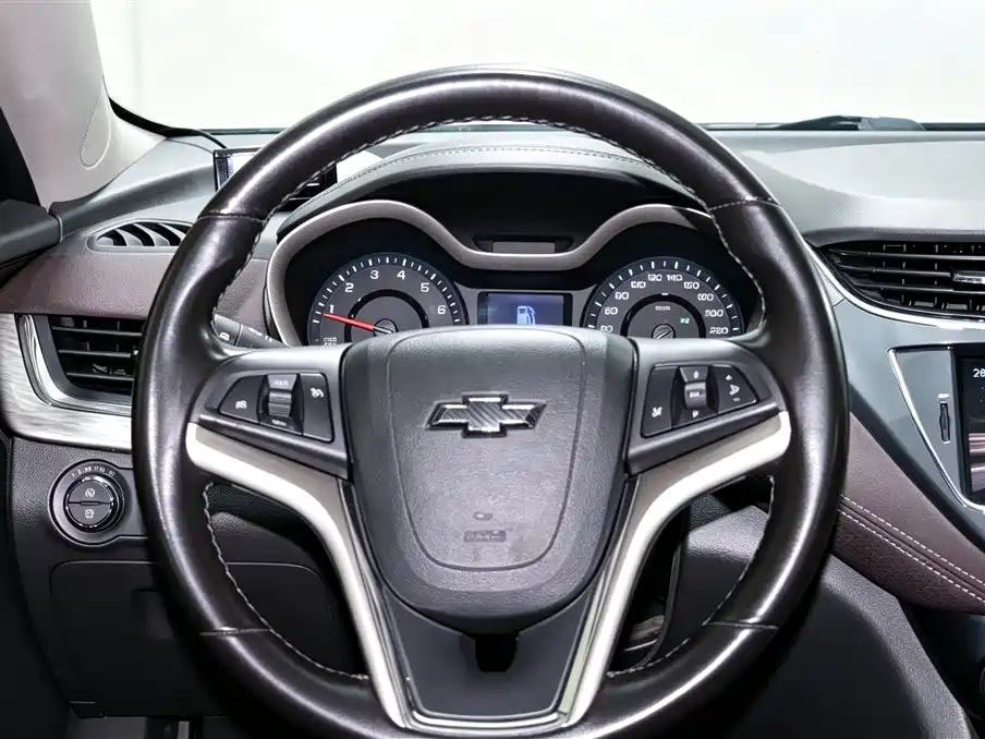 Chevrolet Malibu — фото 11