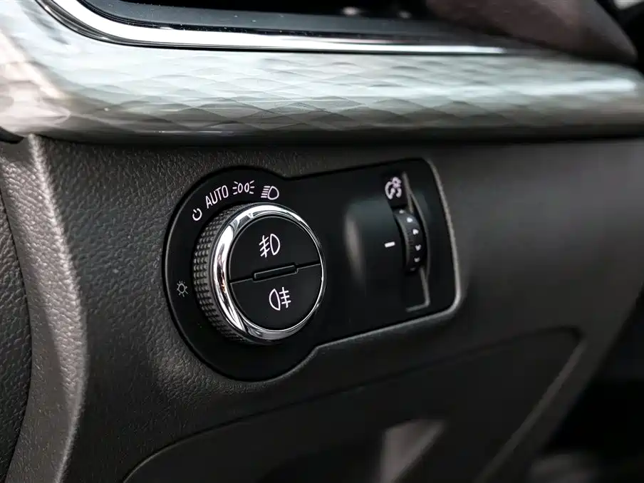 Chevrolet Malibu — фото 13