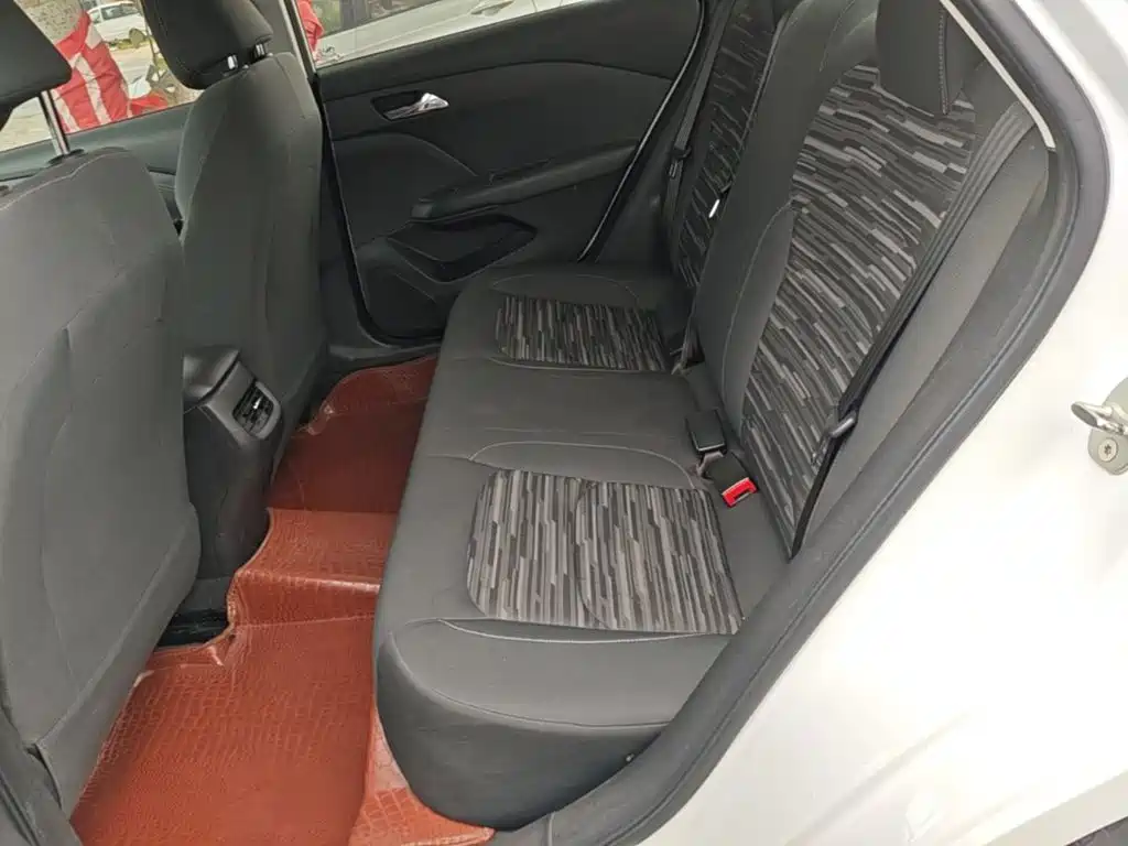 Chevrolet Monza — фото 17