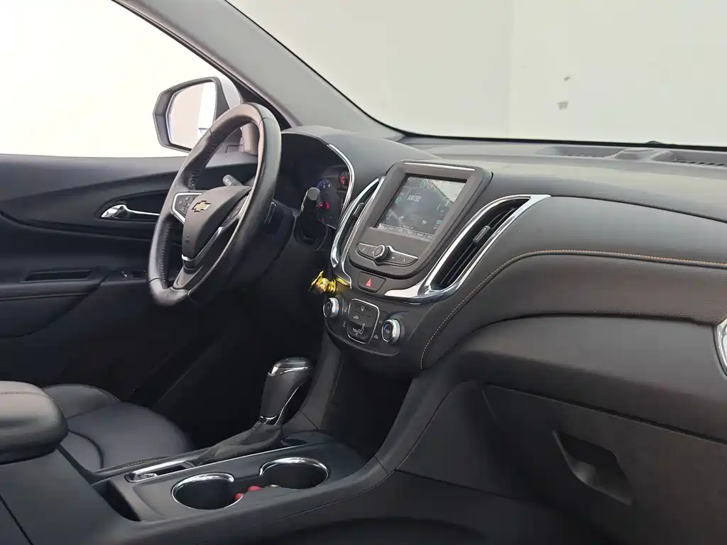 Chevrolet Equinox — фото 11
