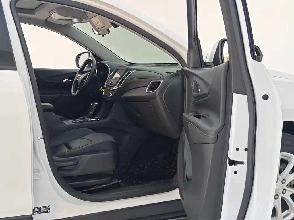 Chevrolet Equinox — фото 14