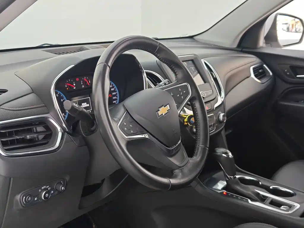 Chevrolet Equinox — фото 26
