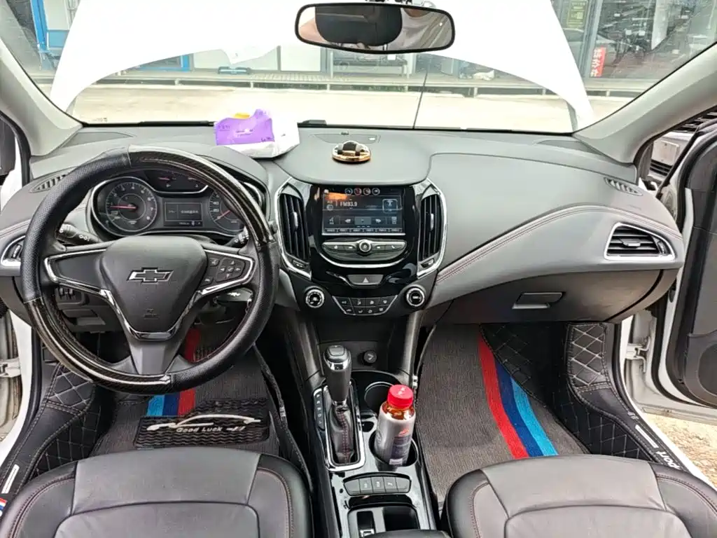 Chevrolet Cruze — фото 10