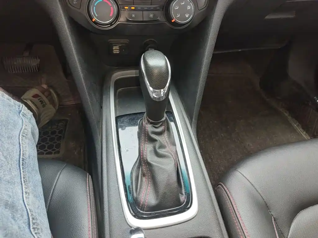 Chevrolet Monza — фото 14