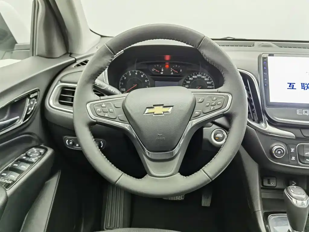 Chevrolet Equinox — фото 11