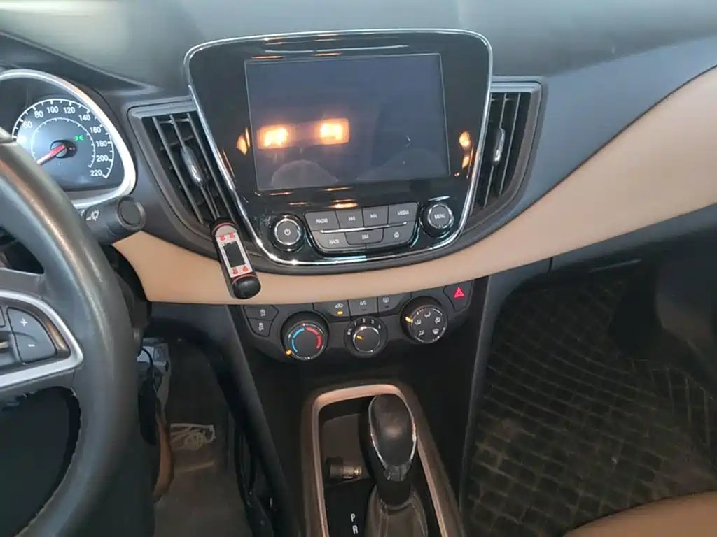 Chevrolet Monza — фото 13