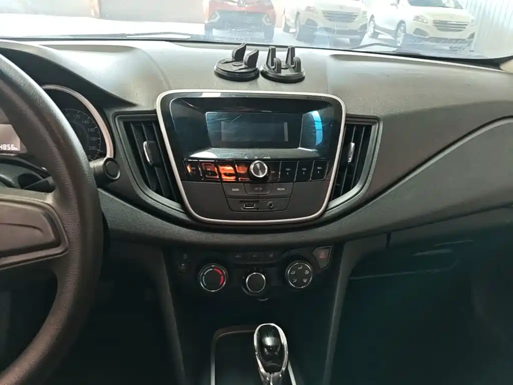 Chevrolet Cavalier — фото 13