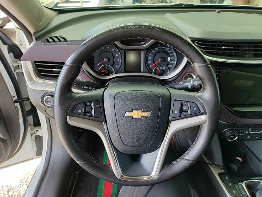 Chevrolet Malibu — фото 11