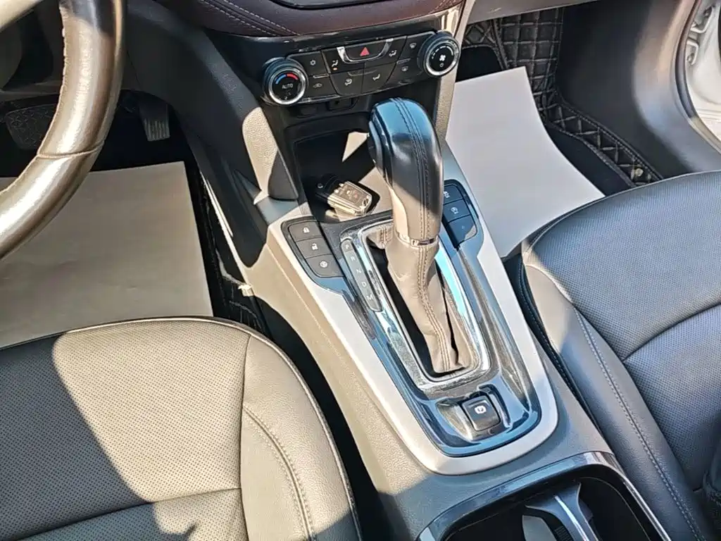 Chevrolet Malibu — фото 14