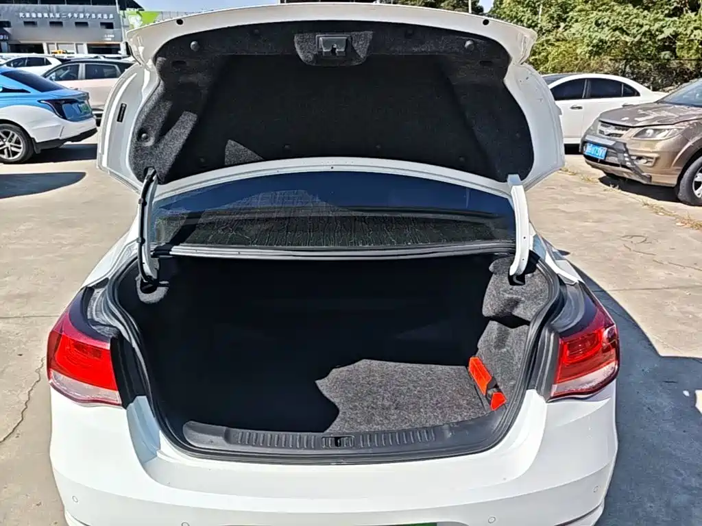 Chevrolet Malibu — фото 19