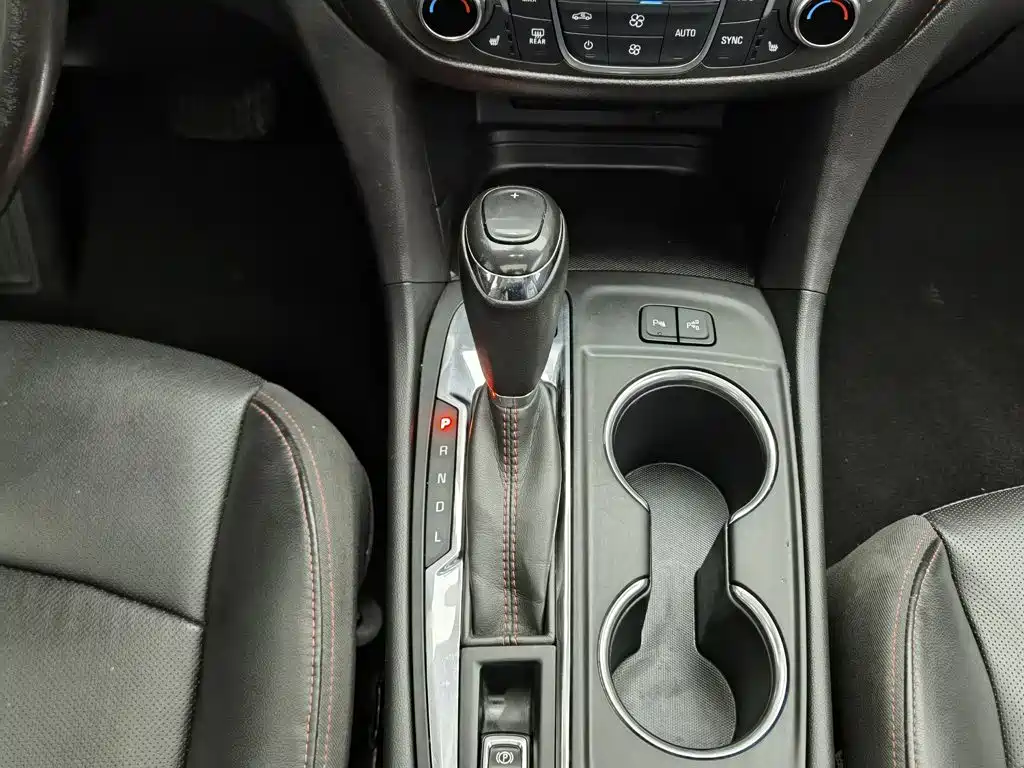 Chevrolet Equinox — фото 13