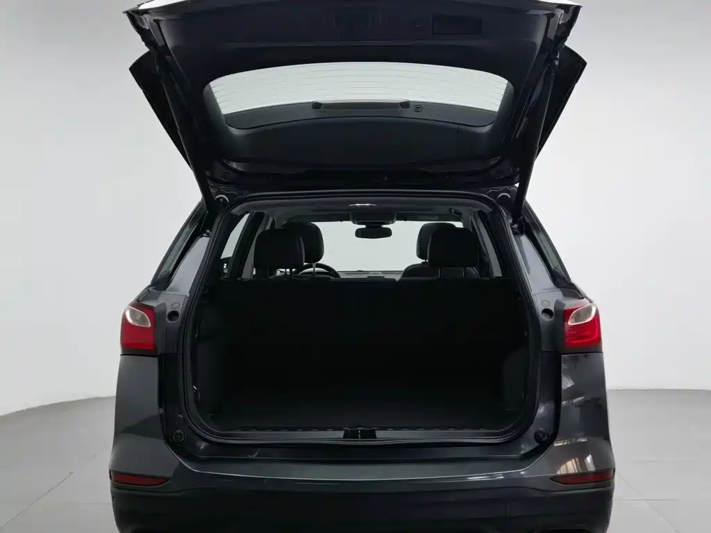 Chevrolet Equinox — фото 16