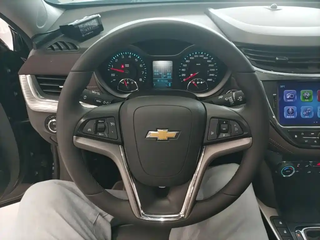 Chevrolet Malibu — фото 11