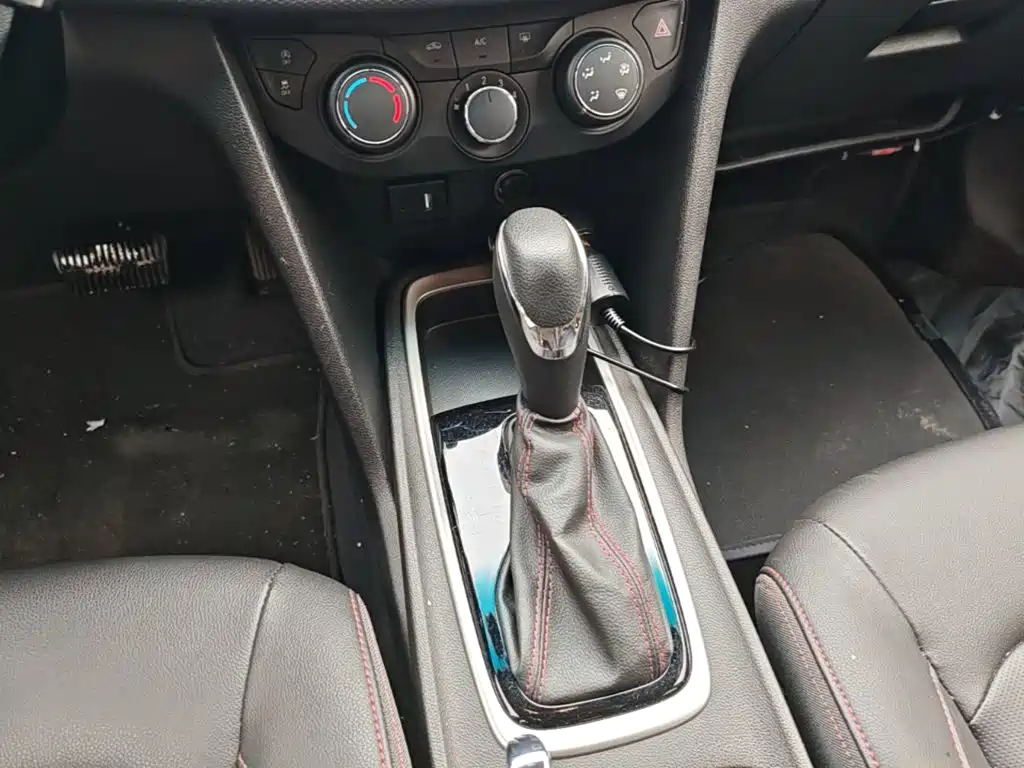 Chevrolet Monza — фото 14
