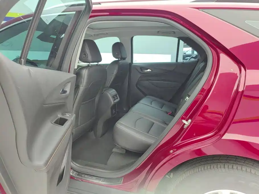 Chevrolet Equinox — фото 11