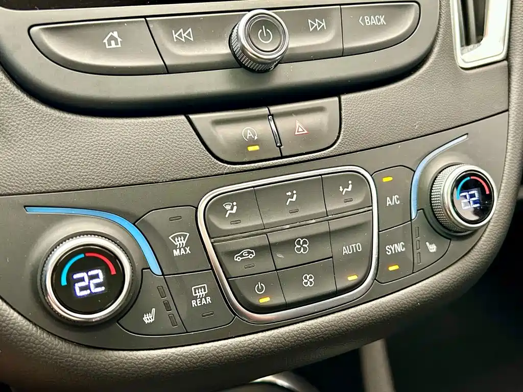 Chevrolet Malibu XL — фото 11