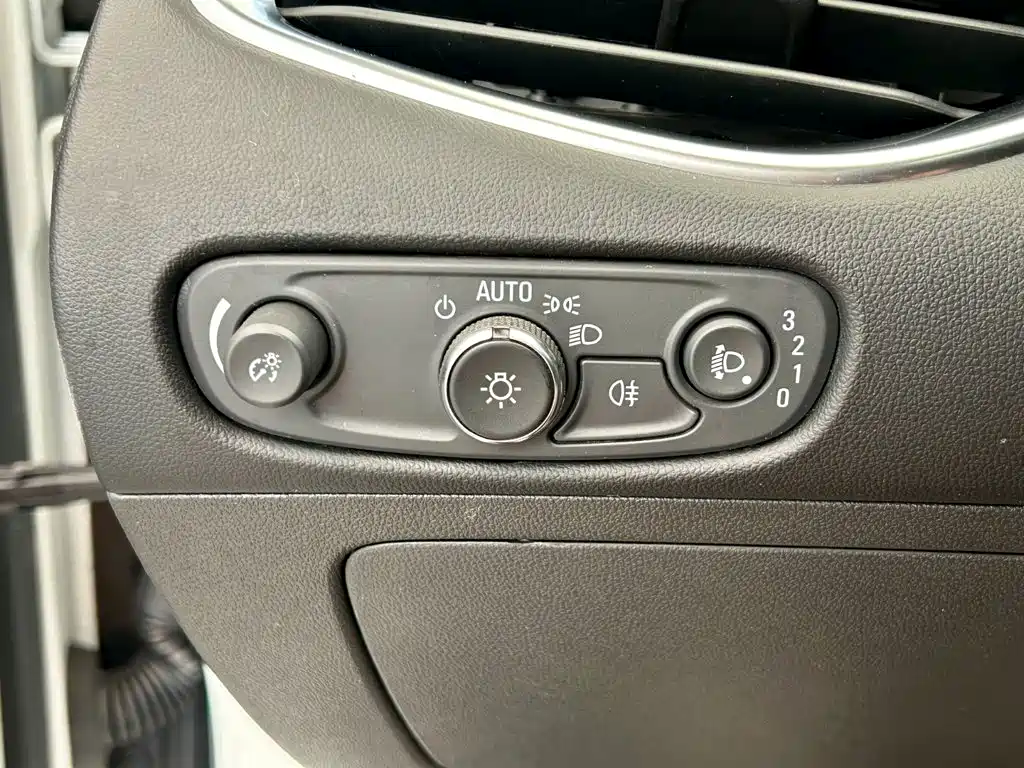Chevrolet Malibu XL — фото 16